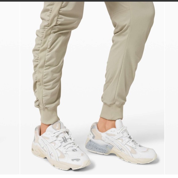 Lululemon Beyond The Studio Jogger - Picture 2 of 12